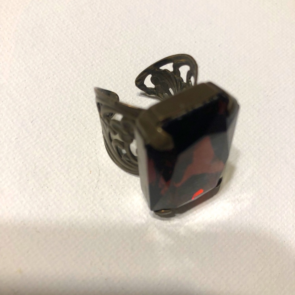 Neutral bold Sorrelli ring